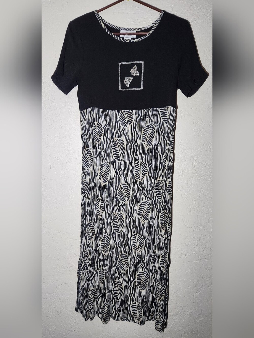 We Petites Womens Size M Black & White Short Sleeve Maxi Dress